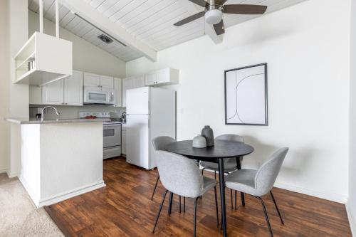 Culver City 2BR w Gym Pool nr shops LAX-343, Los Angeles (fotografie 6)