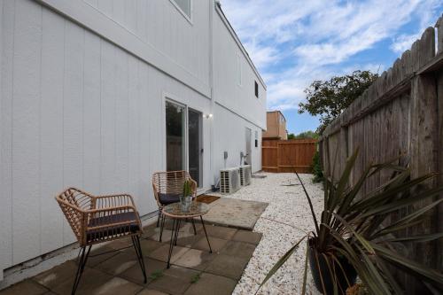 設施, Downtown Beach Home, 5 min to Beach! Backyard, BBQ in 亨廷頓海灘