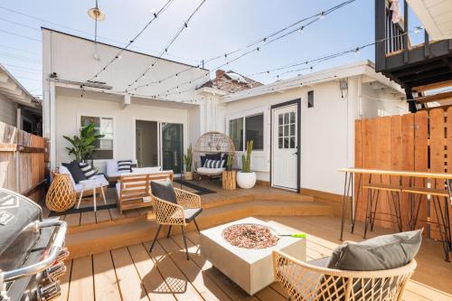 外部景觀, Walk to Beach! Patio, Rooftop, Yard, BBQ! Downtown Huntington in 亨廷頓海灘