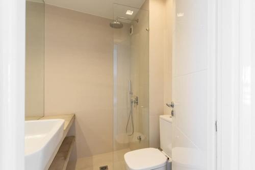 Contemporary Bliss 2BR Apartment in Athens by UPSTREET - image 12
