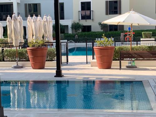 Swimming pool, les voiles near SIKKA Cafe - La Mer