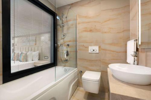 Ramada Encore By Wyndham Istanbul Basin Express, Istanbul (fotografie 8)