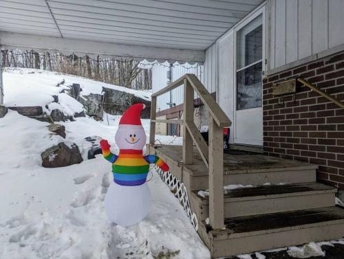 . Studio 5 mins to Water in Elliot Lake, Ontario