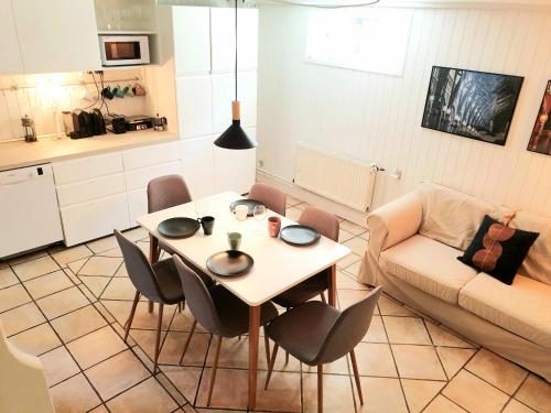 Konyha, Guesthouse 'Blue House' in vintage villa&garden near Koppenhágai repülőtér