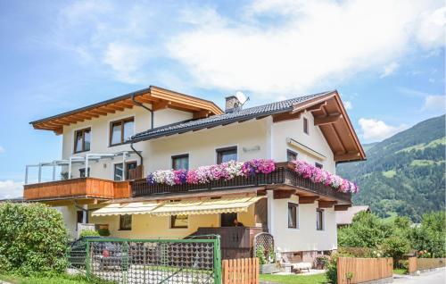 Four-Bedroom Holiday Home