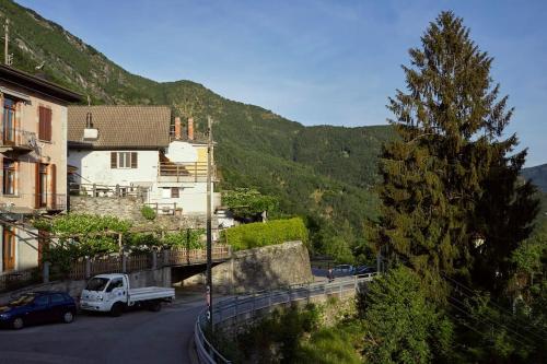 Wild Valley Garden Paradise in Valle Onsernone