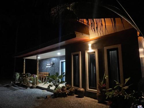 BanrabianglayLangsuan room A in Lang Suan