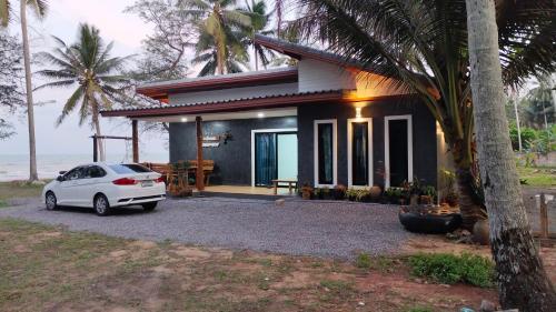 BanrabianglayLangsuan room A in Lang Suan