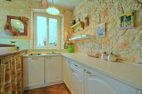 Rustic Villa Casa Rossa with jacuzzi in Porec