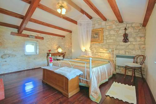 Rustic Villa Casa Rossa with jacuzzi in Porec