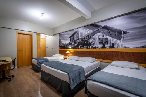 3 twin beds