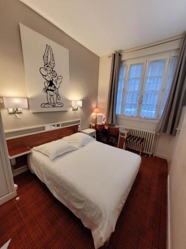 Hôtel Restaurant LE MONARQUE - main image