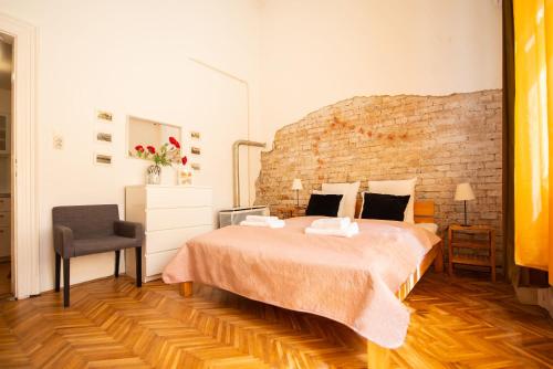 Ultra central cosy AC apartment - image 11