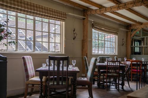 The White Hart - image 13