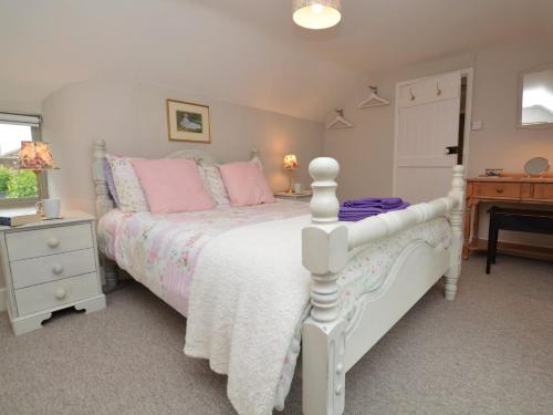 3 Bed in Bridport 57688