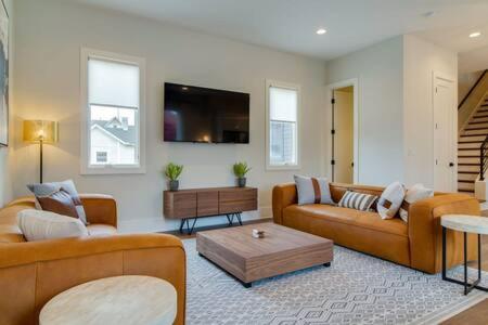 Luxurious Germantown Home with Rooftop Decks