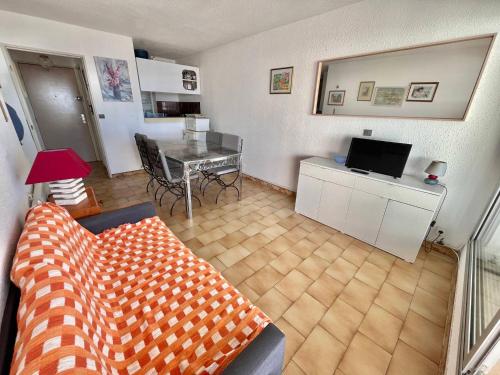 Apartment image 10