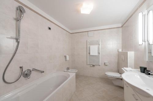 Single room, large