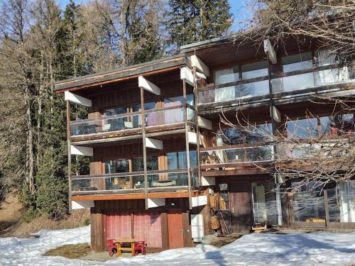 Charmant 2 pieces renove, expose sud, a 50m des pistes, WiFi, TV, parking, casier a skis - FR-1-411- in Les Arcs
