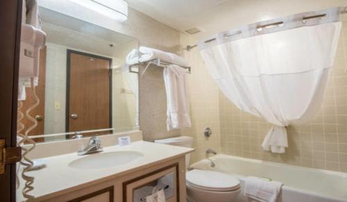 MCM Elegante Suites Abilene