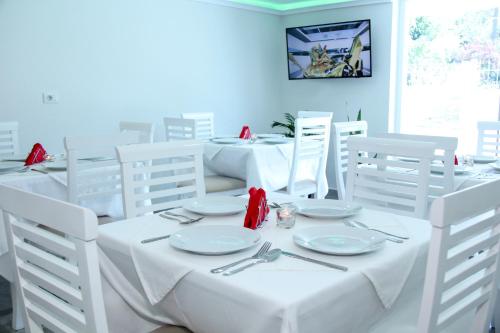 Atlantis Hotel & Apartments - image 2