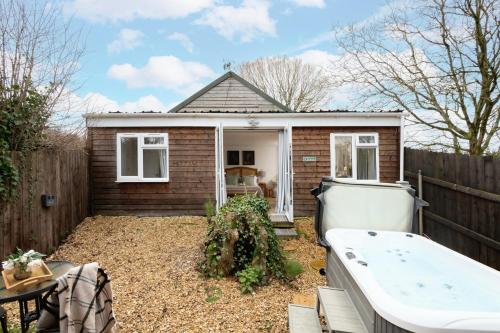 Meadow Cottage - Secluded Woodland Cottage with Private Hot Tub - Blandford Camp