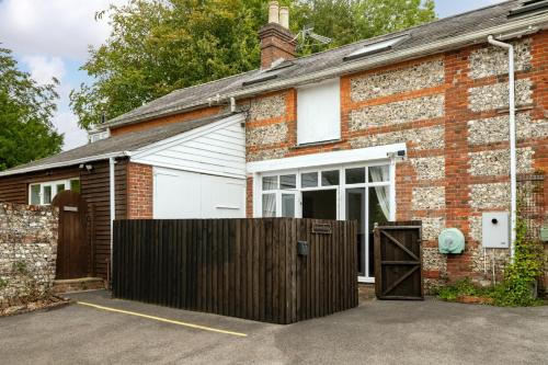 Blandford Forum Primrose - Holiday Cottage with Private Vineyard 4-Star Single Room room