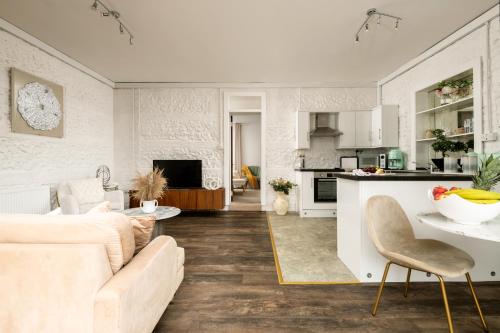 Blandford Forum Primrose - Holiday Cottage with Private Vineyard 4-Star Single Room suite