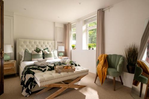 Blandford Forum Primrose - Holiday Cottage with Private Vineyard 4-Star Single Room suite