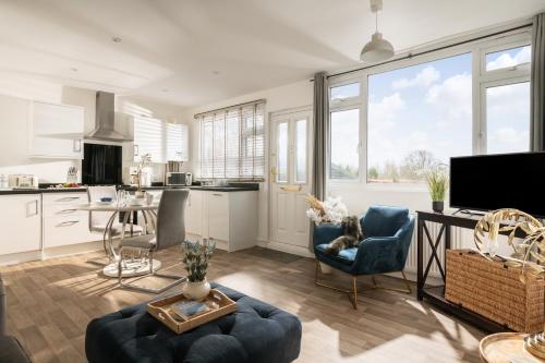 <bos> Dreamwood - Woodland Cottage with Private Hot Tub 4つ星 シングルルーム スイート