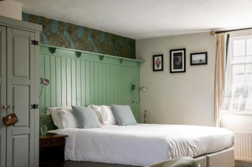 The White Lion Room Type - Suite