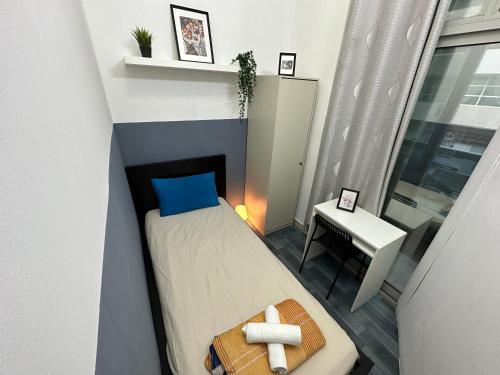 Partition Room 5 Mins to Mashreq Metro, Дубай