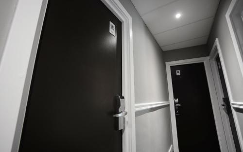 The 29 London - FKA Airways Hotel Victoria - image 2