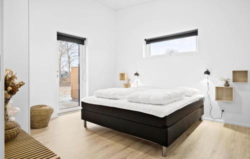 5 Bedroom Stunning Home In Hadsund in 乞信
