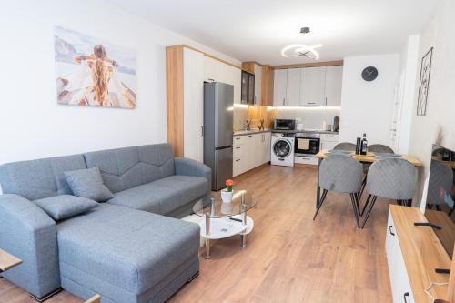 New Modern & Cozy apartment with FREE Private parking and EV charging station