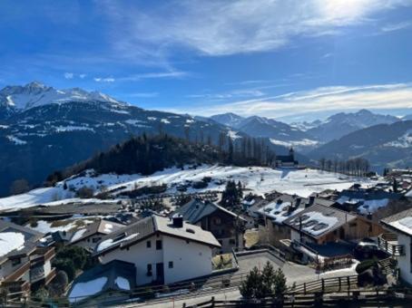 Gemütliche 2.5Zi Wohnung mit Traum-Aussicht - Apartment - Falera