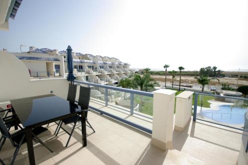 Penthouse Apartment room in Livingtarifa Atico Aire Azul Reserva de los Lances