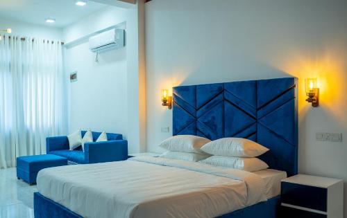 1 king bed, 1 double bed