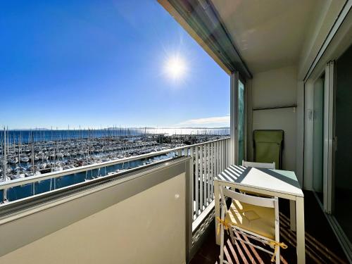 HYEBER Studio pour 2 personnes avec vue mer panoramique, sur le port d'Hyères - Apartment
