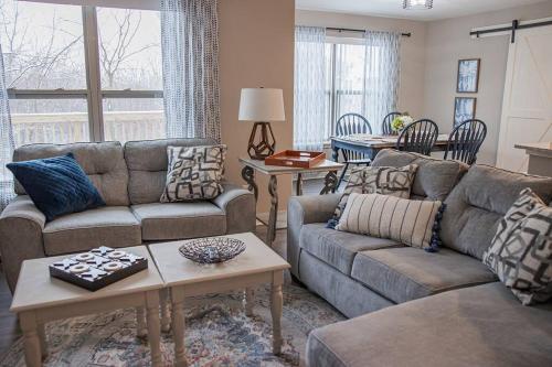 Lovely 3 Bed Condo in Loves Park in Loves Park, USA