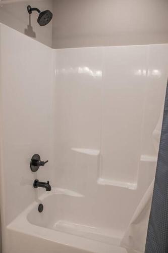 Lovely 3 Bed Condo in Loves Park in Loves Park, USA