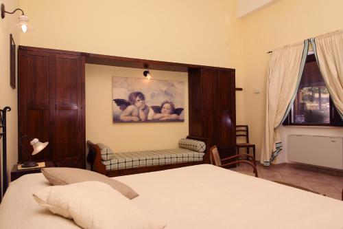 4 twin beds