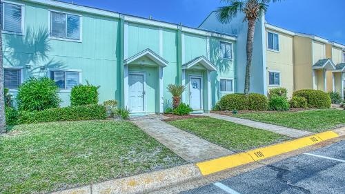 Southbay by the Gulf 102 only 30 Yards from the Beach 3 Bedroom Townhome in Destin