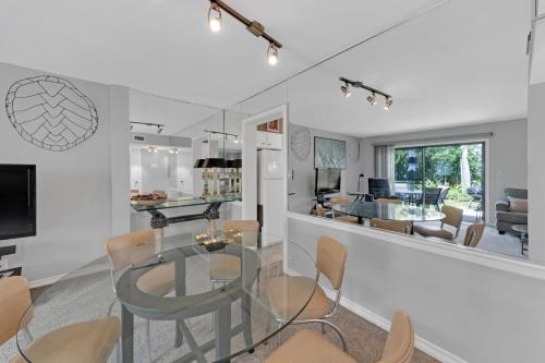 Southbay by the Gulf 119 only Steps from the Beach a 3 Bedroom Townhome in Destin near Louisiana Lagniappe