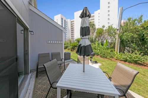 Southbay by the Gulf 119 only Steps from the Beach a 3 Bedroom Townhome in Destin near Louisiana Lagniappe