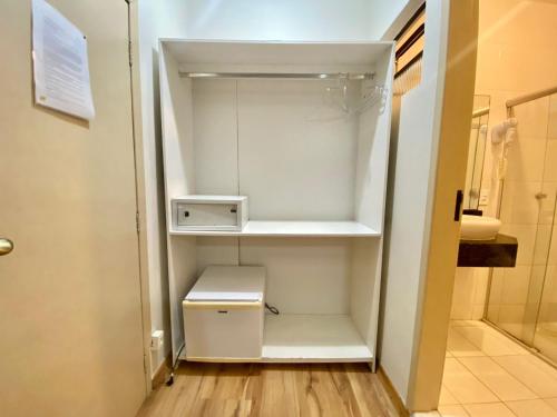 Standard Triple Room image 10
