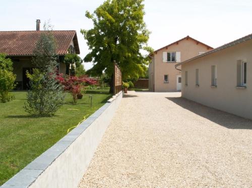 Chambre avec salle de bain privative comme à l'hôtel et "salon-cuisine" à partager avec les 4 autres locataires