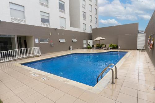 Holiday Inn Express & Suites Guadalajara Aeropuerto By IHG - 수영장