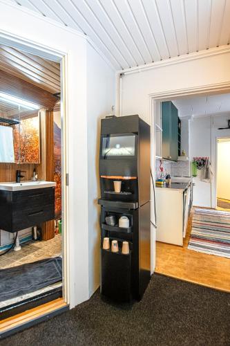 The Mäkkylä Escape - Perfect for 2 with sauna look and optional Hot Tub, Helsinki (foto 9)