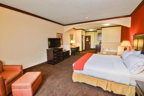 Holiday Inn Express Hotel & Suites Terrell, an IHG Hotel